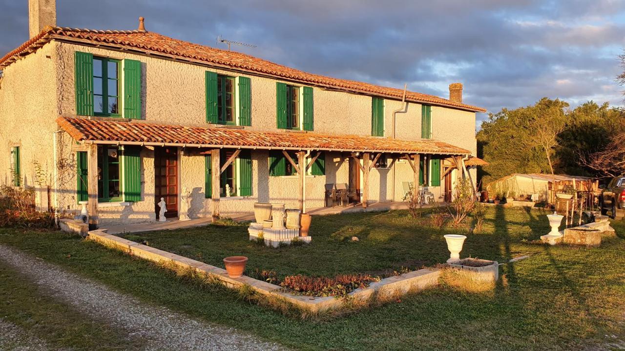 Grande Maison Avec Jardin, Animaux,Au Calme Yviers Buitenkant foto