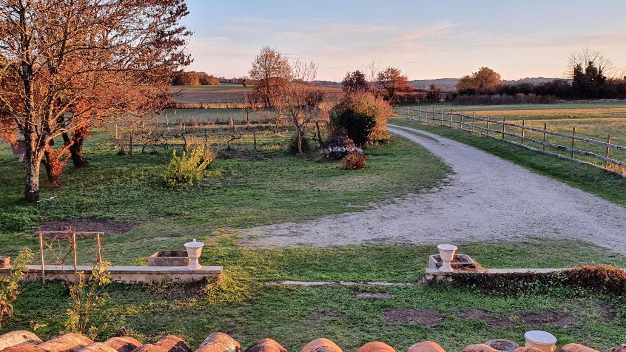 Grande Maison Avec Jardin, Animaux,Au Calme Yviers Buitenkant foto