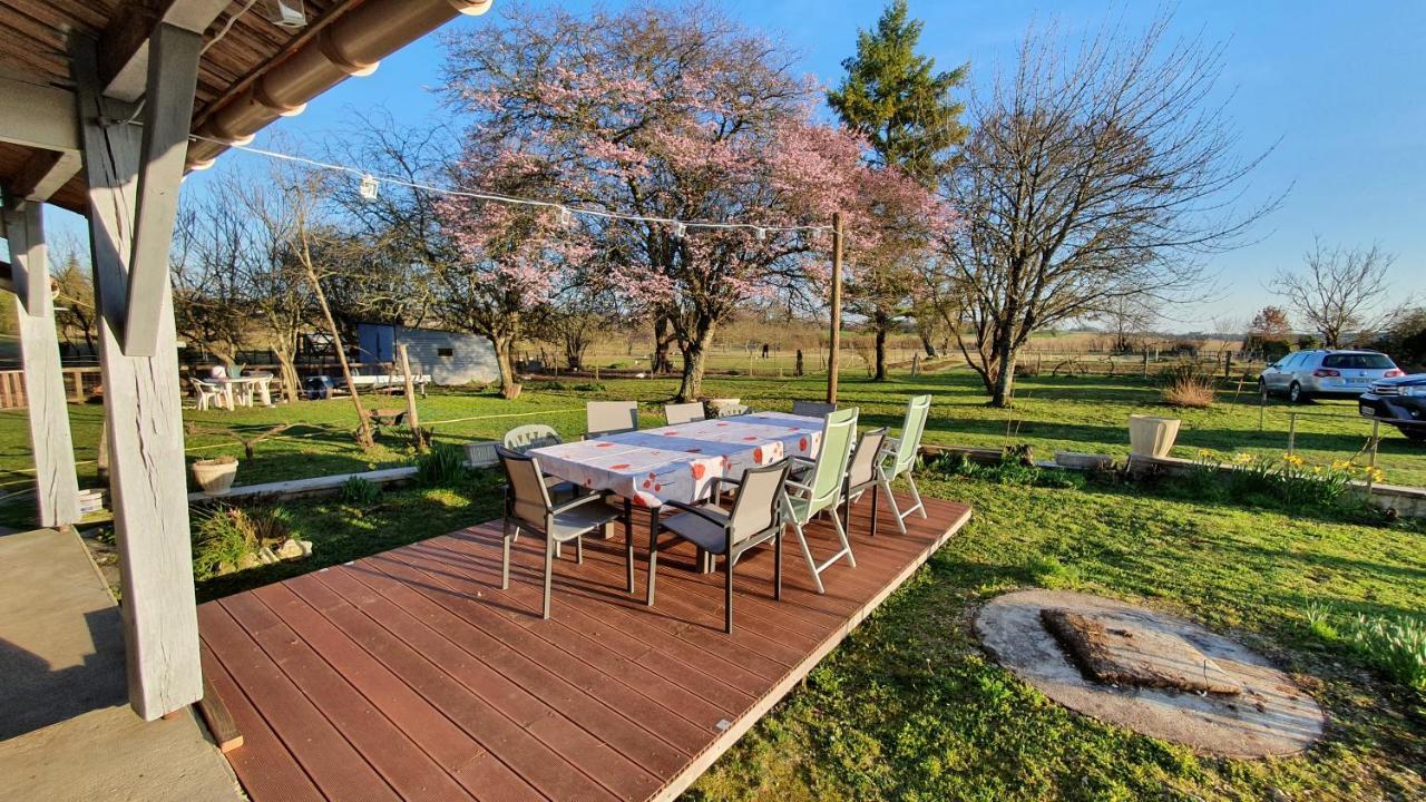 Grande Maison Avec Jardin, Animaux,Au Calme Yviers Buitenkant foto