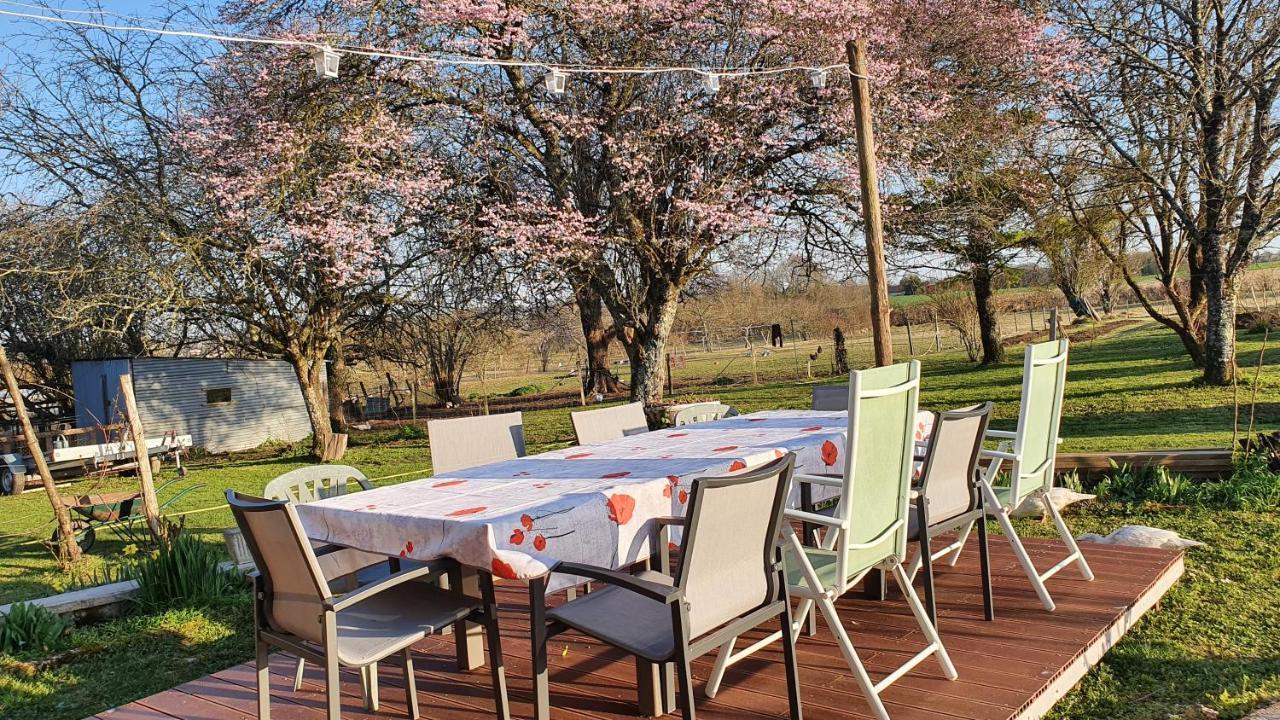 Grande Maison Avec Jardin, Animaux,Au Calme Yviers Buitenkant foto