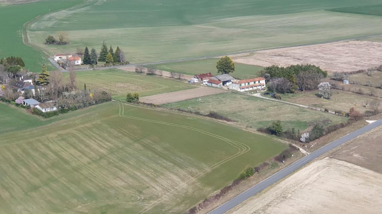 Grande Maison Avec Jardin, Animaux,Au Calme Yviers Buitenkant foto